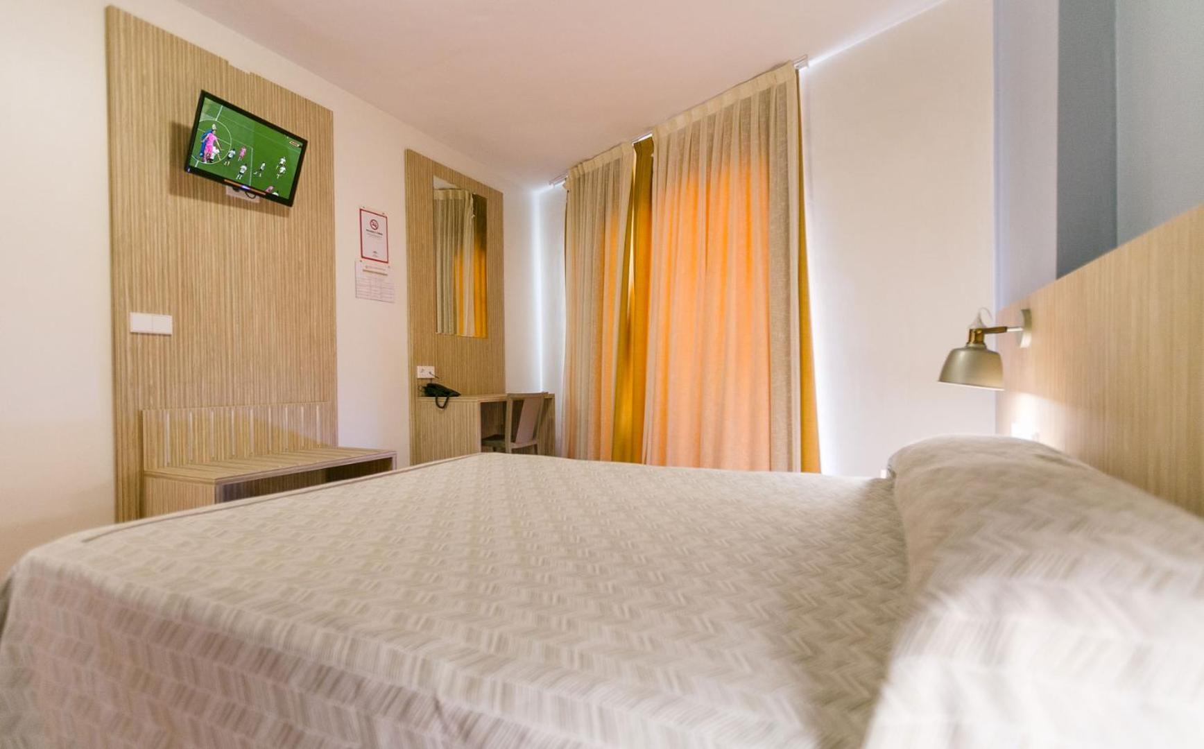 פואנגירולה Hotel Galicia מראה חיצוני תמונה