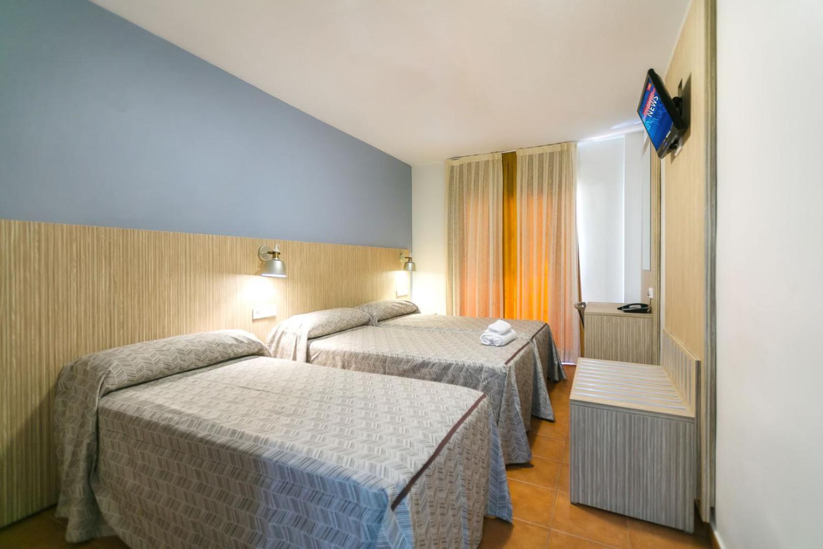 פואנגירולה Hotel Galicia מראה חיצוני תמונה