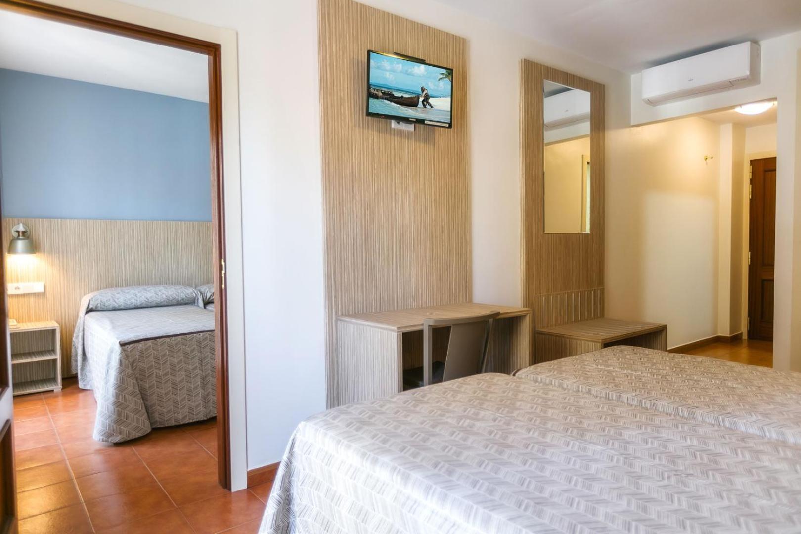 פואנגירולה Hotel Galicia מראה חיצוני תמונה