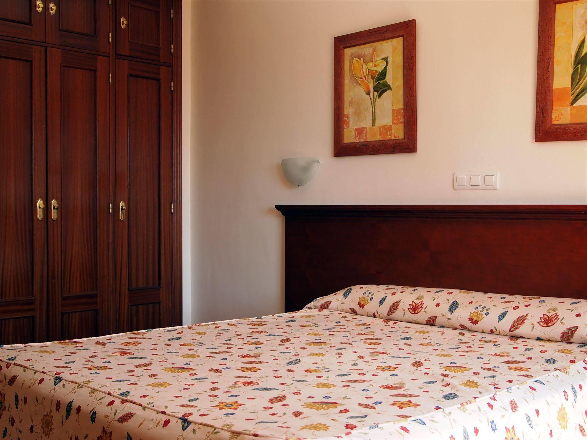 פואנגירולה Hotel Galicia מראה חיצוני תמונה