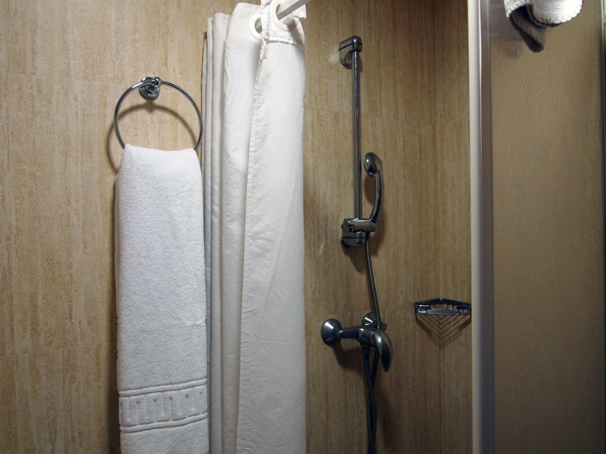 פואנגירולה Hotel Galicia מראה חיצוני תמונה