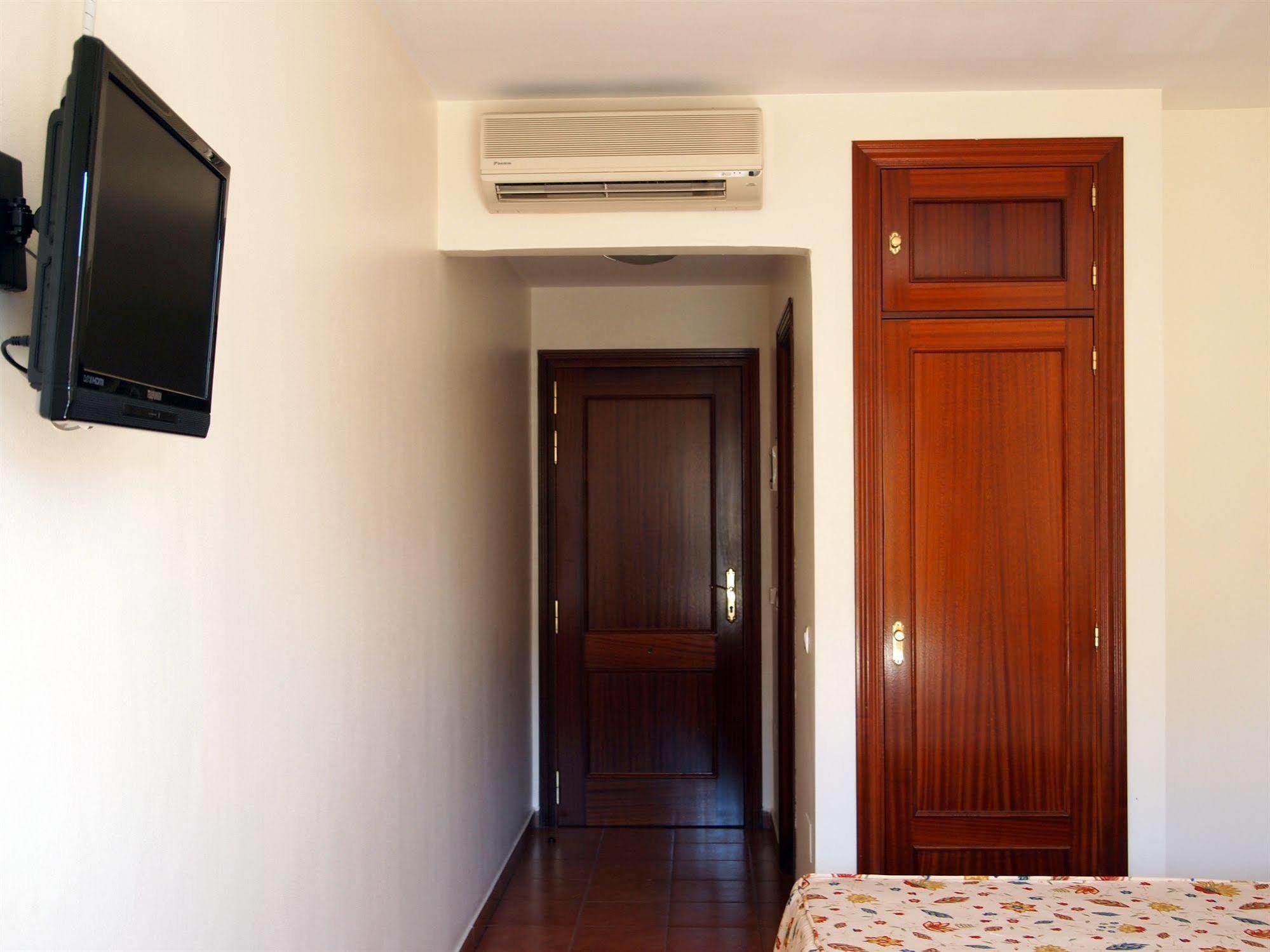 פואנגירולה Hotel Galicia מראה חיצוני תמונה