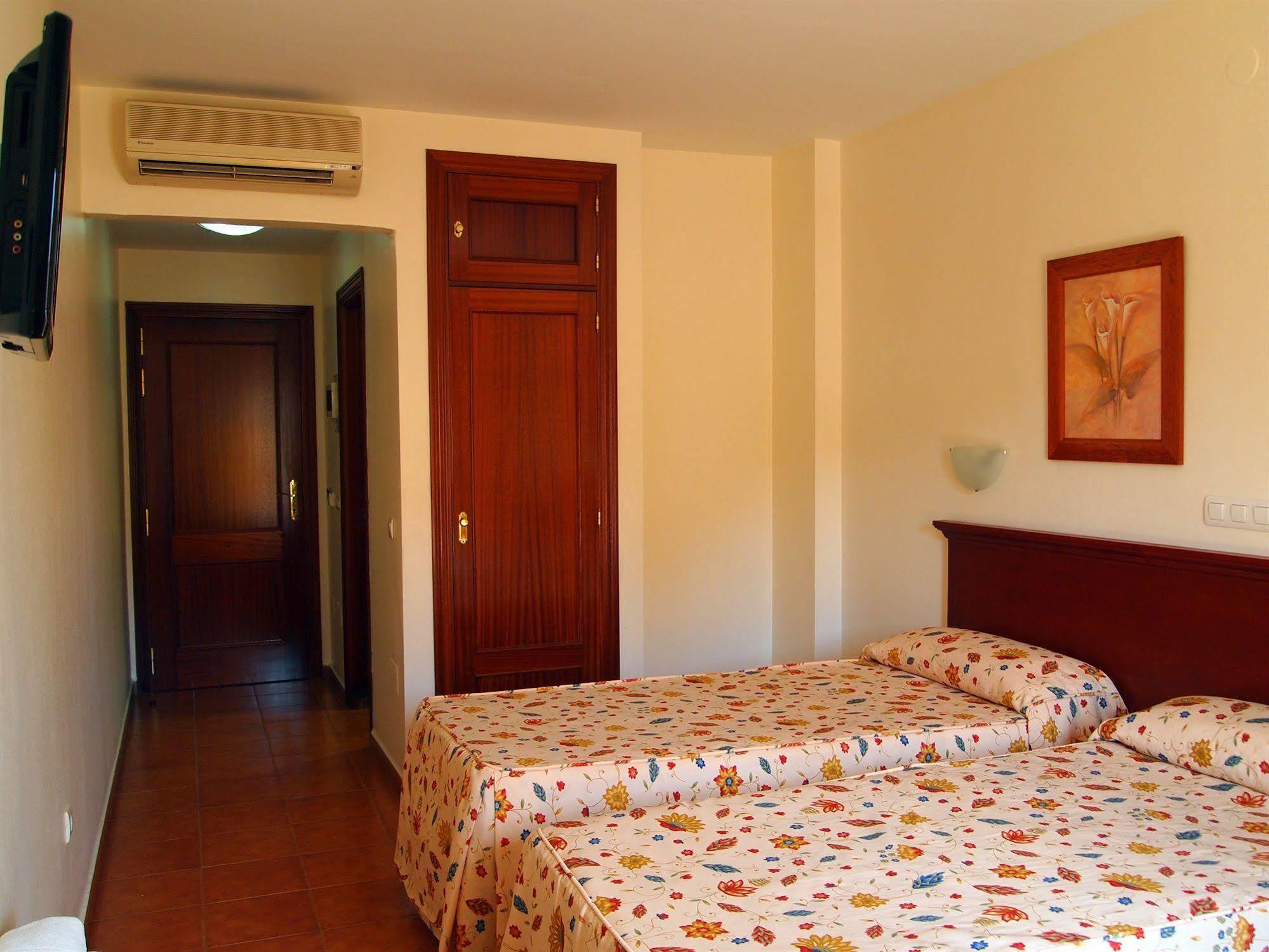 פואנגירולה Hotel Galicia מראה חיצוני תמונה