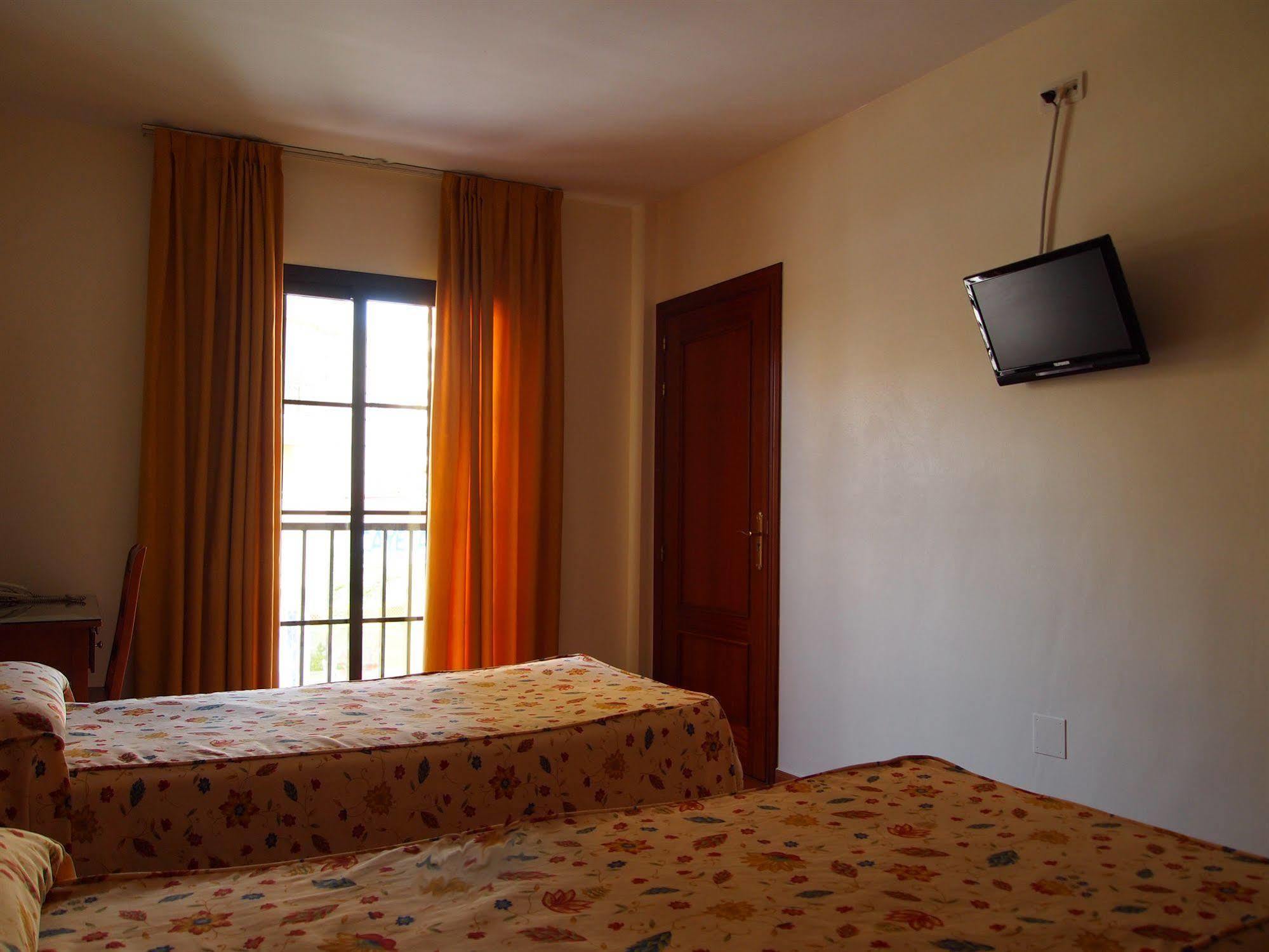 פואנגירולה Hotel Galicia מראה חיצוני תמונה