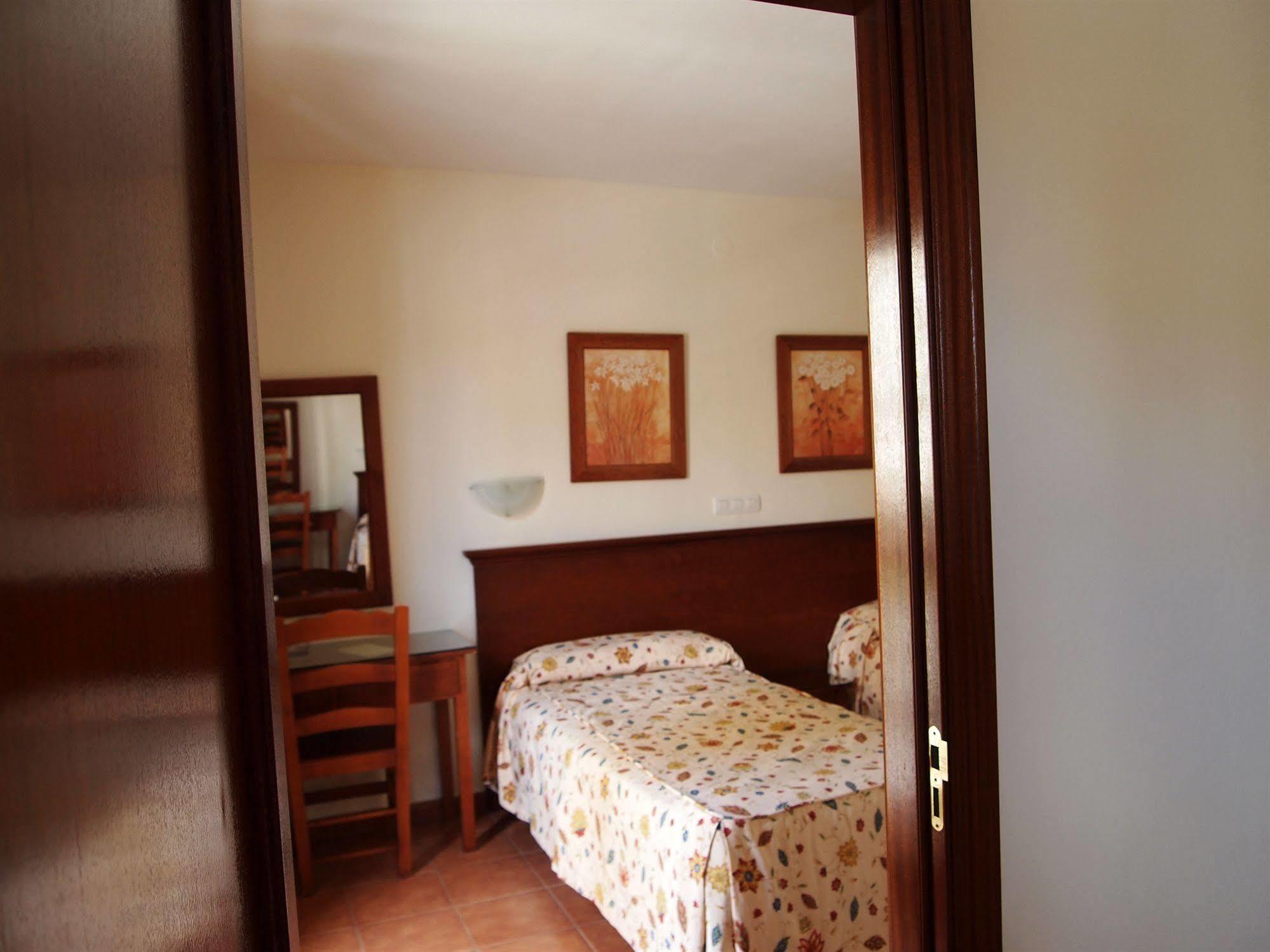 פואנגירולה Hotel Galicia מראה חיצוני תמונה