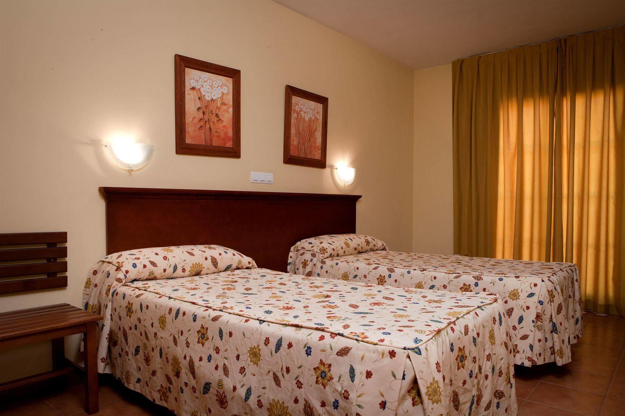 פואנגירולה Hotel Galicia מראה חיצוני תמונה